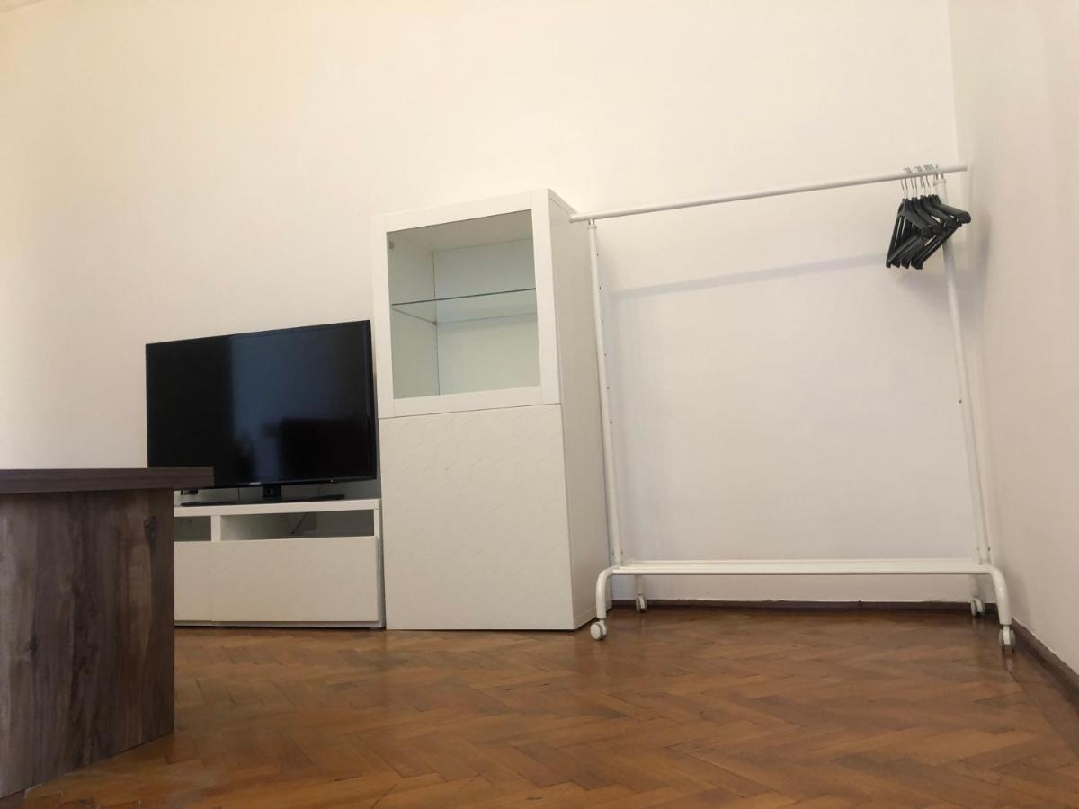 Lovely 1 Bedroom Apartment Close To Old Town Bucharest Exterior photo